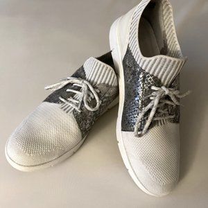 Johnston & Murphy  Tamara Sneakers, White, Size 10